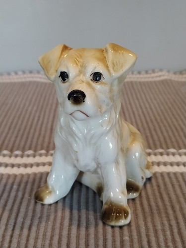 Labrador puppy figurine seated - labrador,