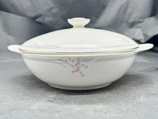 ROYAL DOULTON CARNATION H5084 FINE BONE CHINA LIDDED SERVING DISH TUREEN 1982
