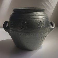 Primitive-Style Embossed Black