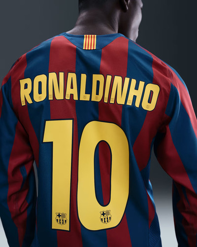 Ronaldinho barcelona 2005 - ronaldinho,