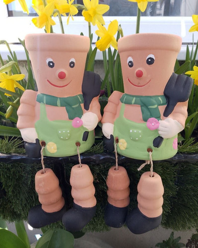 Terracotta flower pot man - 2,
