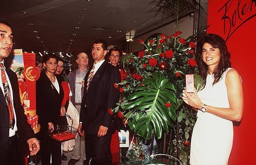 Gabriela sabatini presents new - sabatini,