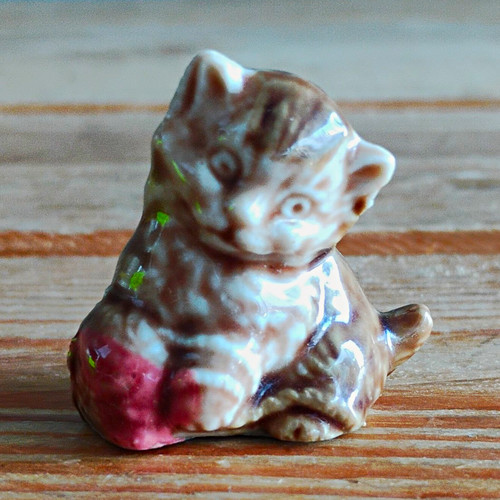 Glazed glossy ceramic wade - glossy,