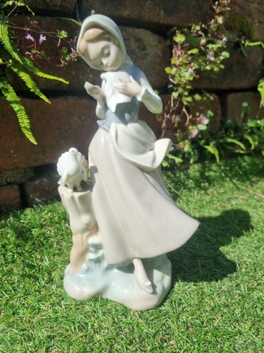 Lovely lladro 4915 - a, "girl