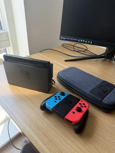 Nintendo switch console - console, w