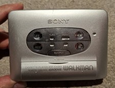 RARE VINTEGE WALKMAN SONY