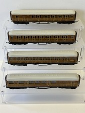 Hornby OO Gauge LNER Teak