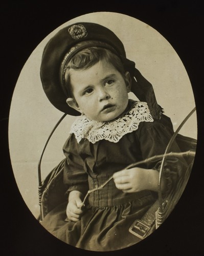 Photo victorian child wearing - photo,