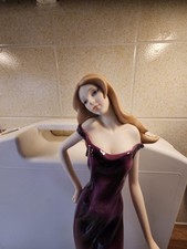 Rare Leonardo Collection "Sophistication " 2006 Lady figurine In Purple H35cm