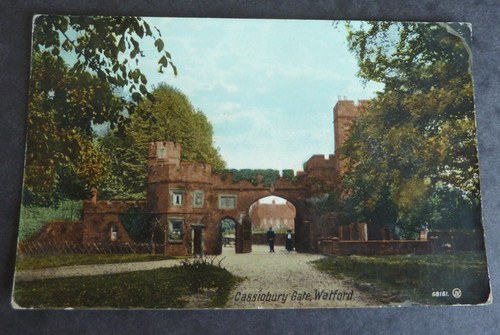 Cassiobury gate watford - watford,