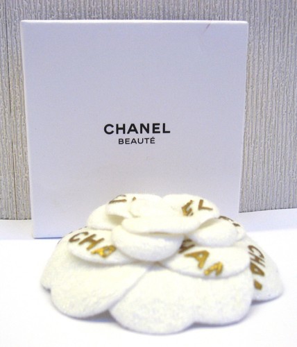 Chanel camellia accessory - chanel,