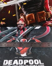 Hot Toys Deadpool Dogpool