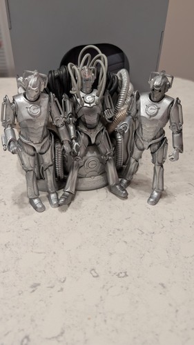 Doctor who action figure age - doctor,