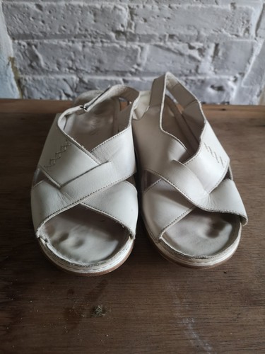 Pavers white leather sandals - pavers,