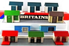 Various 1:32 BRITAINS FARM CHICKEN COOP DOG KENNEL RABBIT HUTCH Building Mix Lot