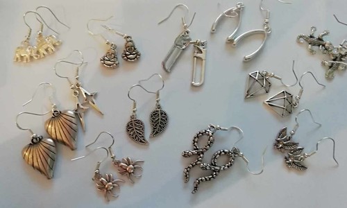 Silvertone earrings pretty - ,