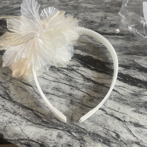 Ladies cream fascinator - cream,