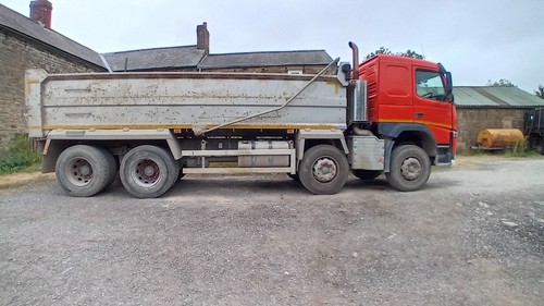 Volvo wheeler tipper - 8,