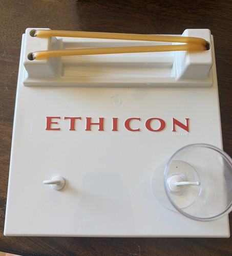 Ethicon surgical knot - knot, tying
