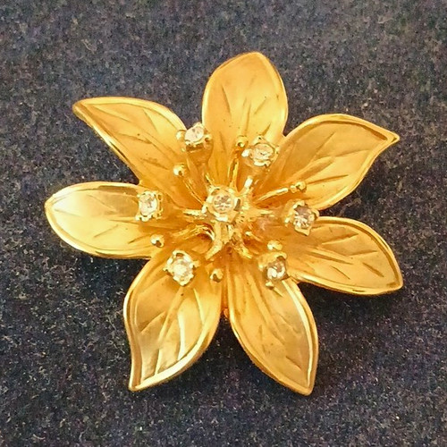 Gold tone flower brooch - gold, pin
