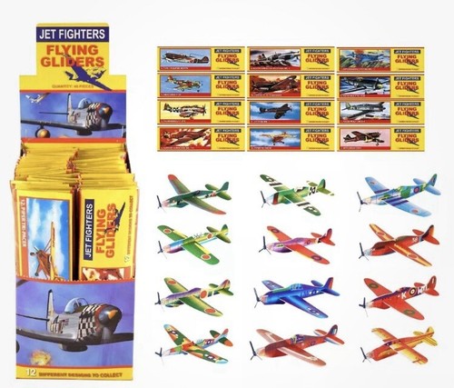 Jet fighter flying - x,