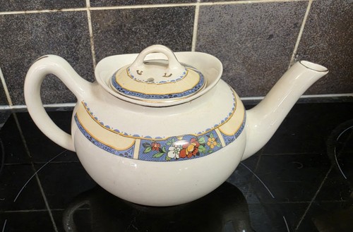 Meakin sol pattern teapot - j&g,