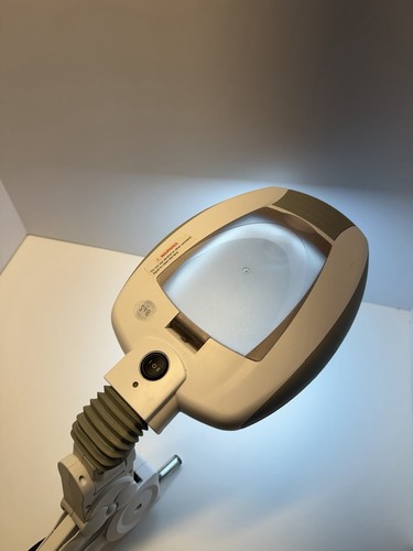 Magnifying adjustable lamp - adjustable,