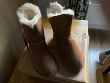 Ladies brand new bear paw size