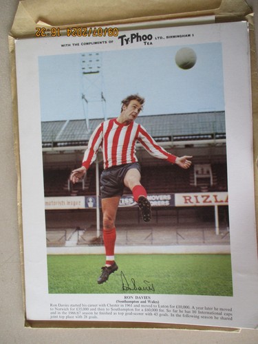 Typhoo tea football card - tea,