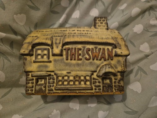Tremar pottery the swan - the,