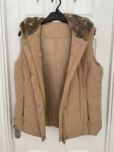 Padded gilet with faux fur - with,