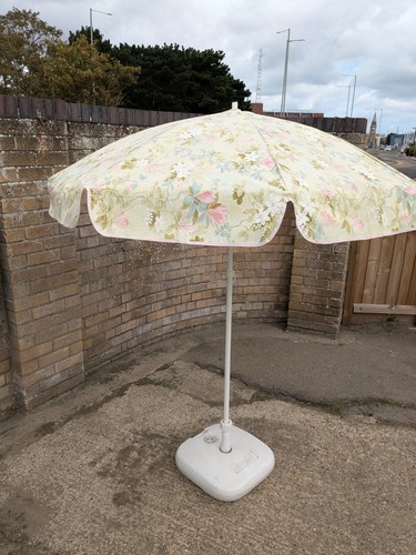 Vintage garden parasol floral - vintage,