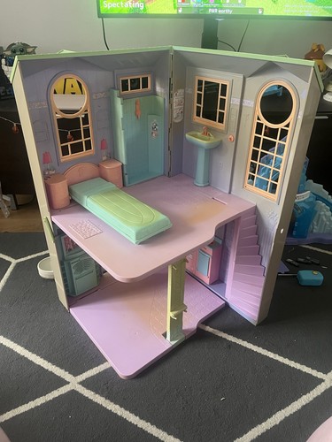 Vintage barbie fold out - fold,