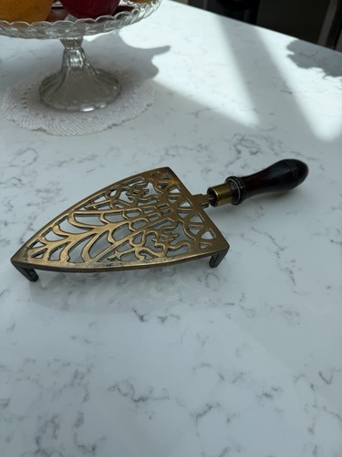 Brass trivet with - brass,