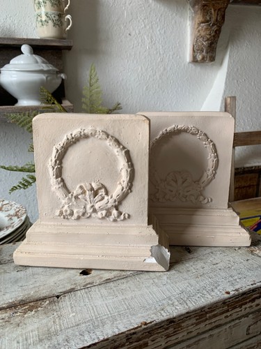 Chippy book ends - book, vintage