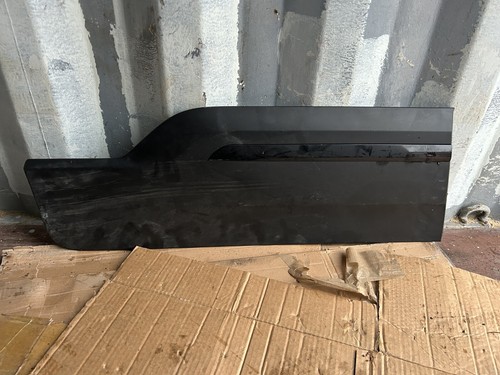 9820168980 rear door car