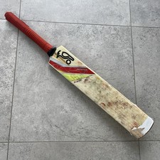 Kookaburra menace cricket - kookaburra,
