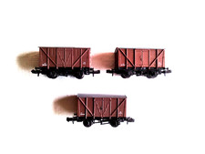 RAKE OF 3  BACHMANN 10T /12T  XP  BAUXITE VANS    N GAUGE