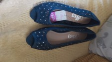 NWT Navy floral patterned cork