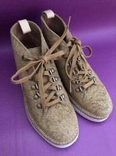 Clarks Originals Beige Rough Suede Effect Boots Vibram Soles Ex Condition UK3