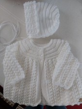 BN hand-knitted matinee and bonnet set white newborn  DK15