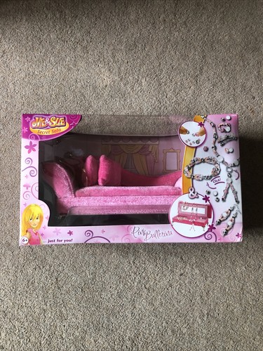 Sue secret sofa craft - me,