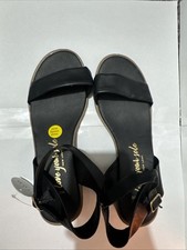 New Look Womans Wide Feet Size