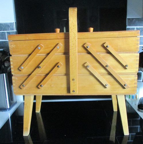 Vintage wooden cantlever - wooden,