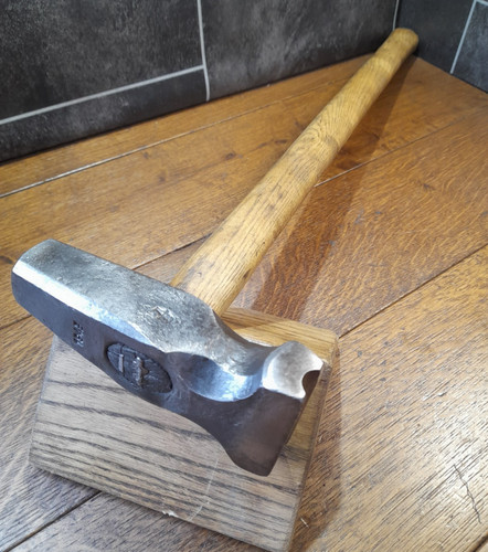Vintage blacksmiths top - vintage,