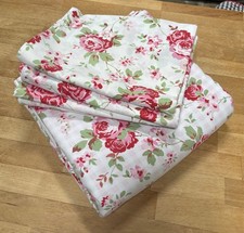 Ikea /Cath Kidston 'Rosali' King Size Duvet Cover & Four Pillow Cases.