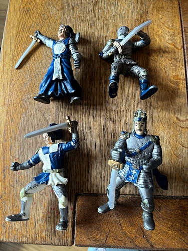 Elc knight figures - 4x,