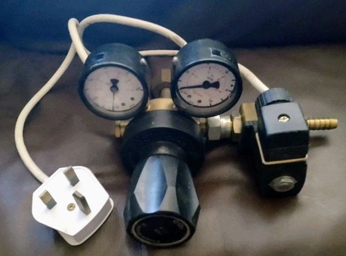 Co2 gas bottle - co2, regulator