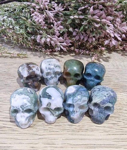 Moss agate crystal mini skull - mini,