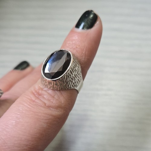 Faceted black onyx - black, hammered